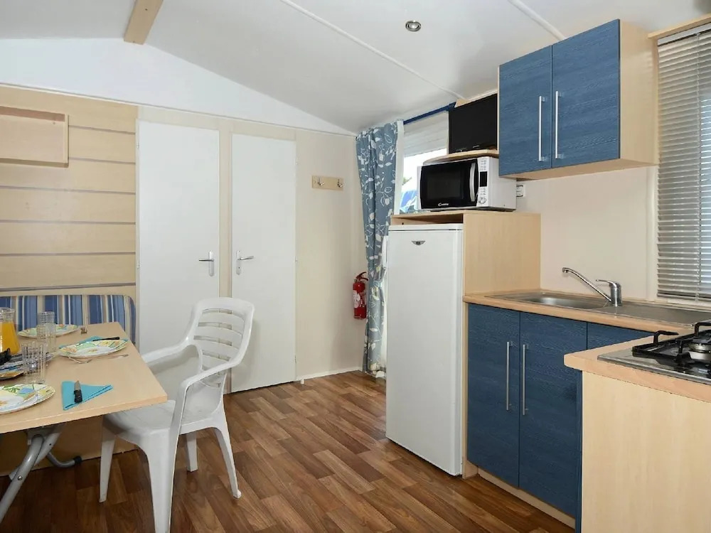 Cozy chalet with terrace in a wooded area close to Agde