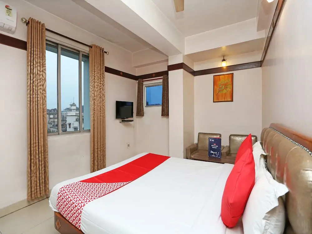 OYO 7838 Amrit Regency