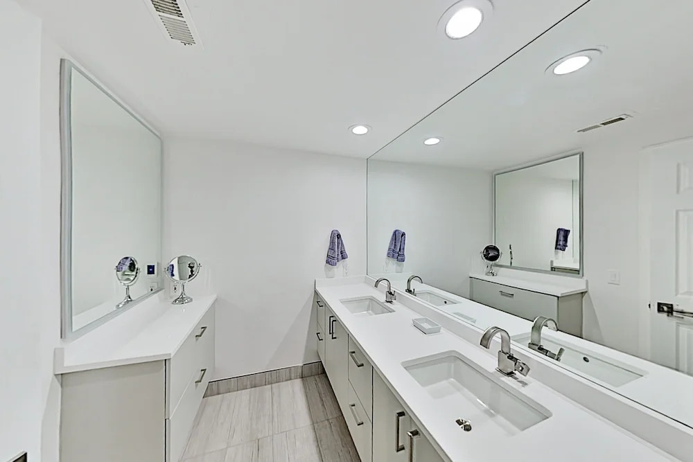 Springs of Arrowhead Duplex #A 6 Bedrooms 5 Bathrooms Duplex