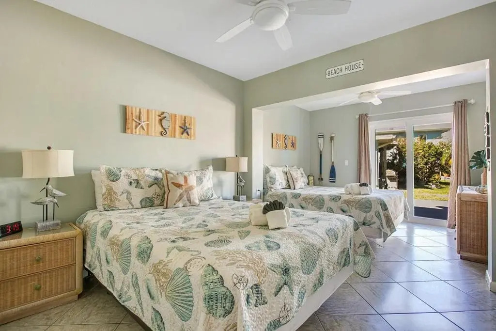 Five Palms Suite 102 - Daily - Weekly - Monthly