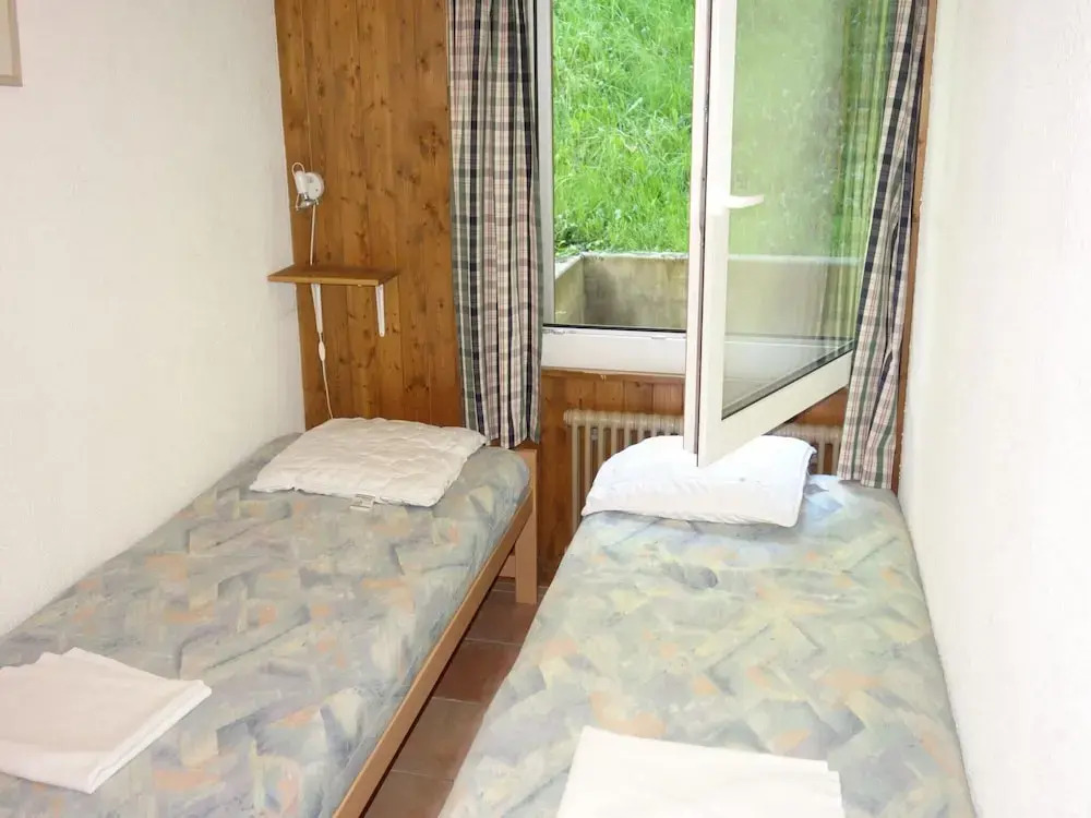 Spacious Apartment With Garden Furniture
