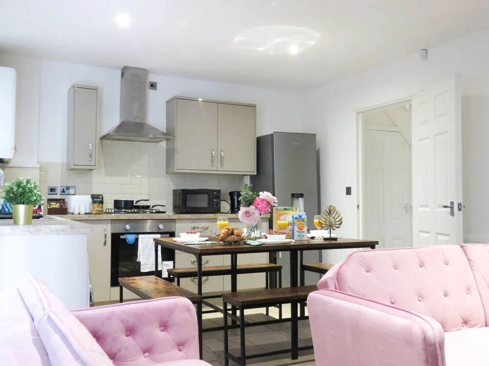 Tudors eSuites 4 Bedroom House