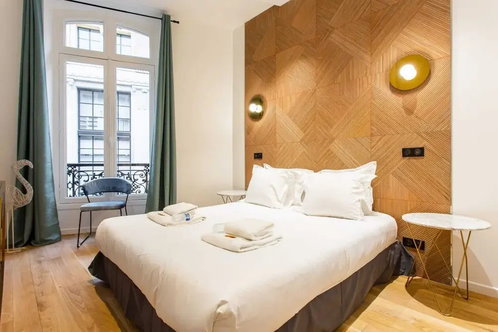 Luxury on the Champs-elysees: Prestigious, 10P 5BR