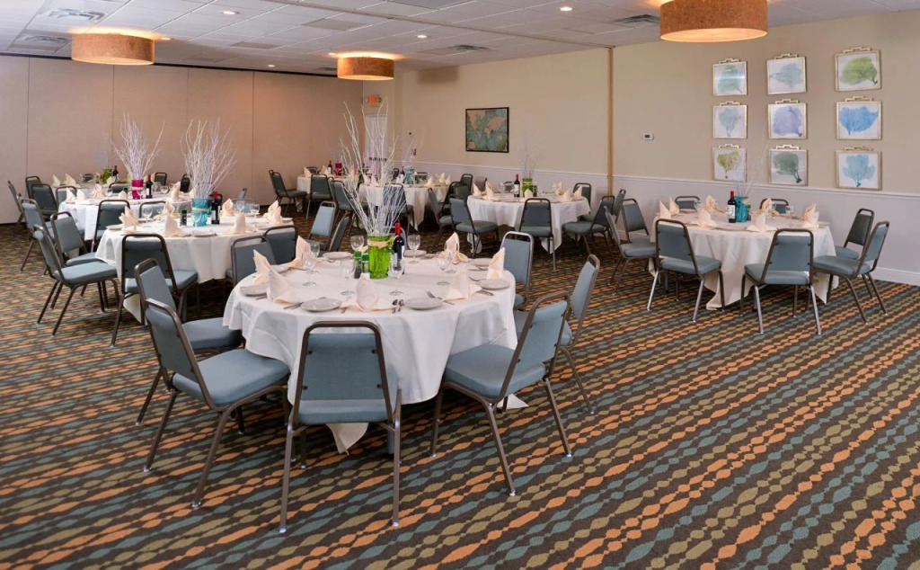 Red Roof Inn PLUS & Suites Tampa - Busch Gardens
