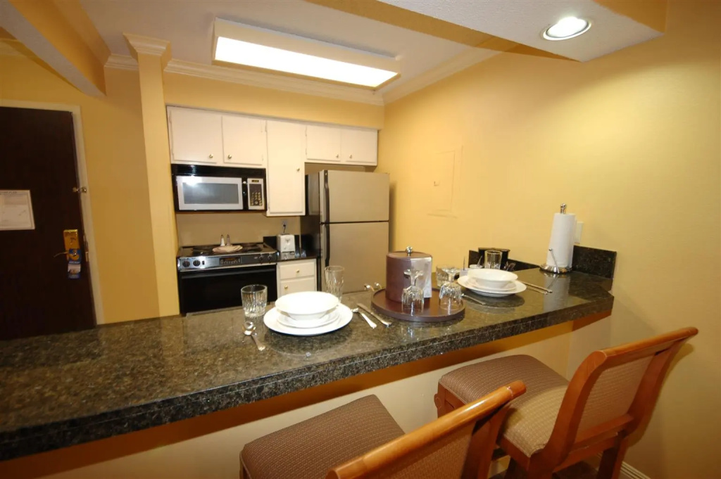 Richmond Inn & Suites-baton Rouge