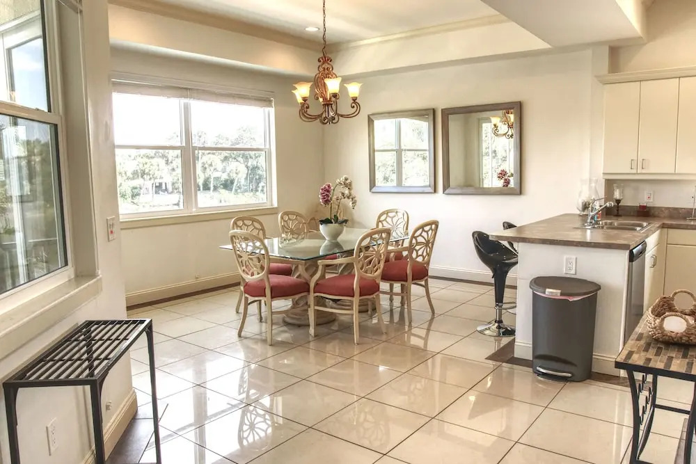 Lake Norma Luxury Living - Coronas Azul