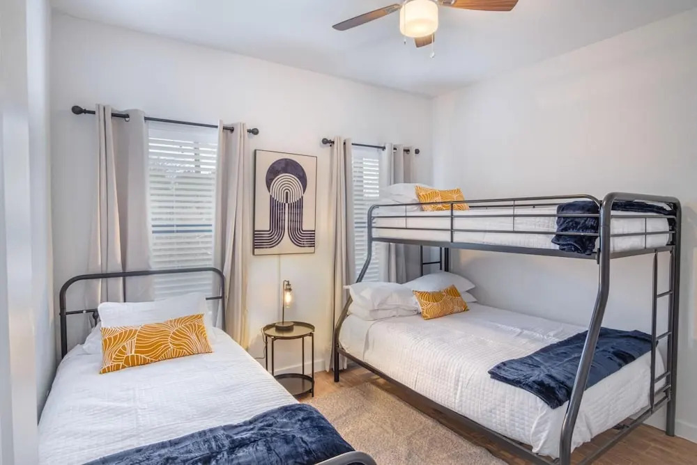 Brand NEW 5 Stylish 3BR Near Exciting Downtown