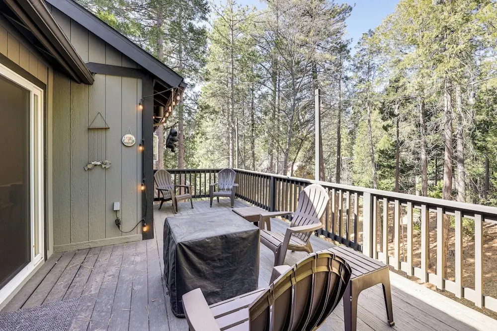 Swim, Hike, Ski & Unwind: Lake Arrowhead Retreat!