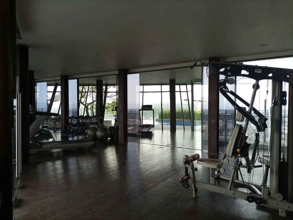 Best Homey and Modern Studio at Uttara The Icon Apartment By Travelio
