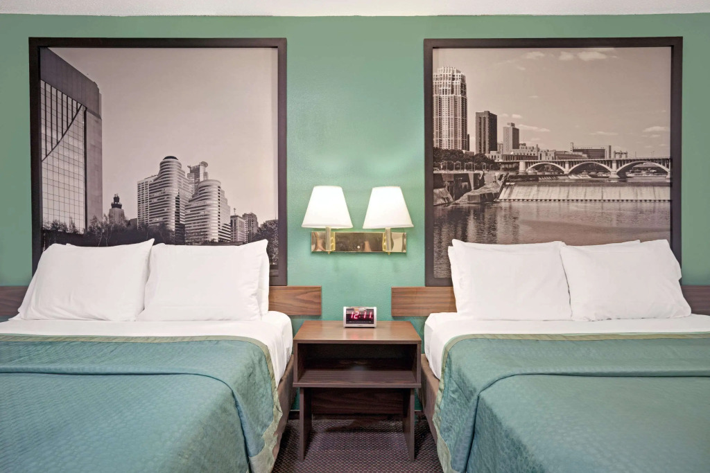 Super 8 By Wyndham Buffalo