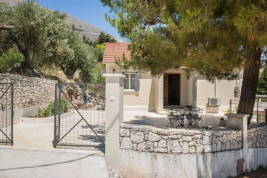 la casa di zia Anna Agia Efimia village