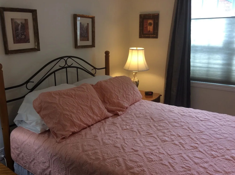 Main Street Caygeon B&B