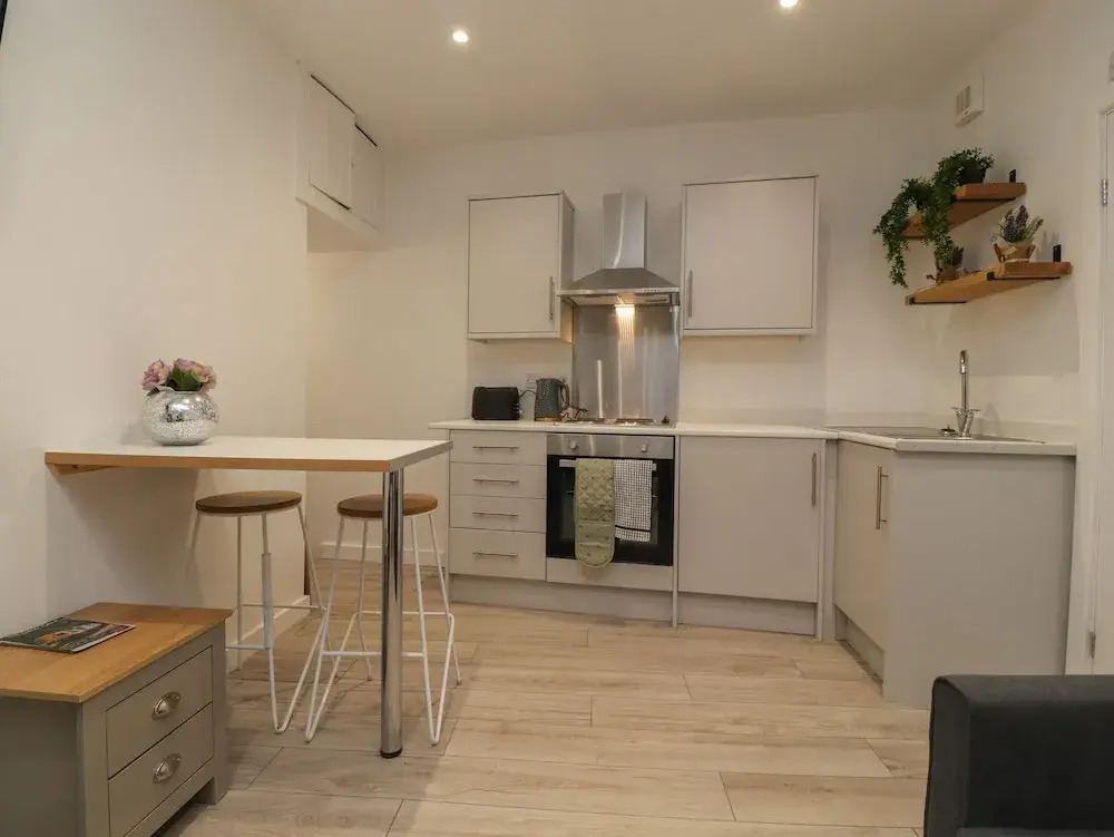 Basement Flat 43