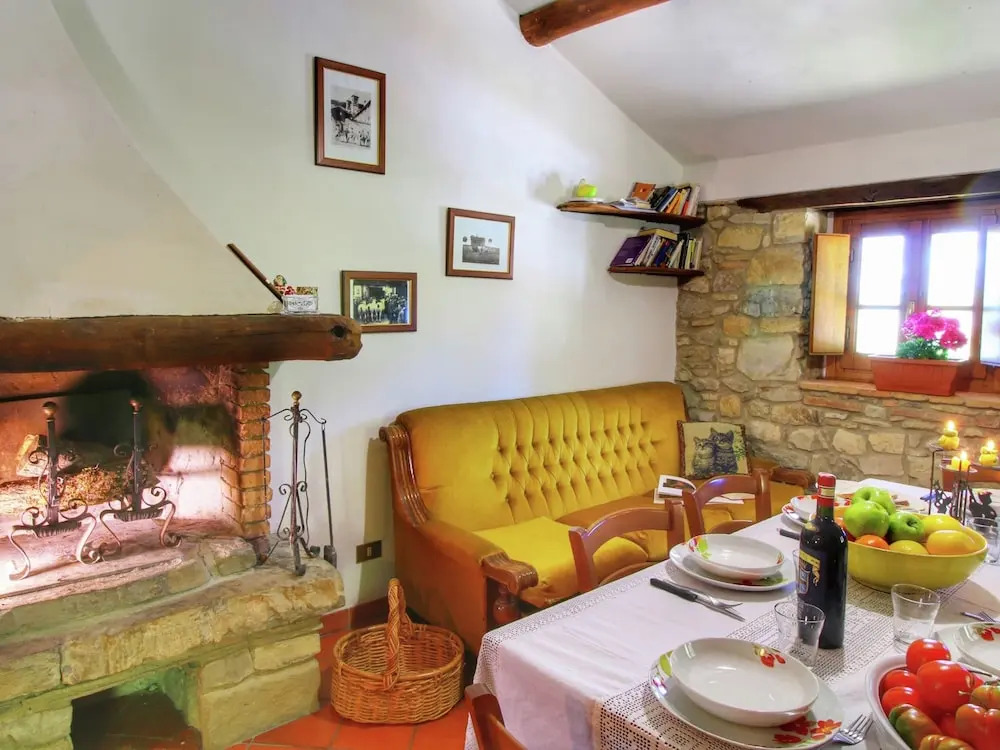 Alluring Farmhouse in Ortignano with Swimming Pool