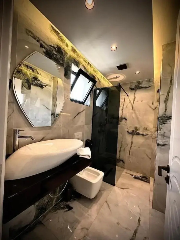 Martin Luxury Hotel