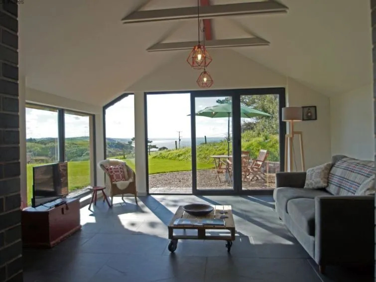 Holiday Home Cae Cwpwl