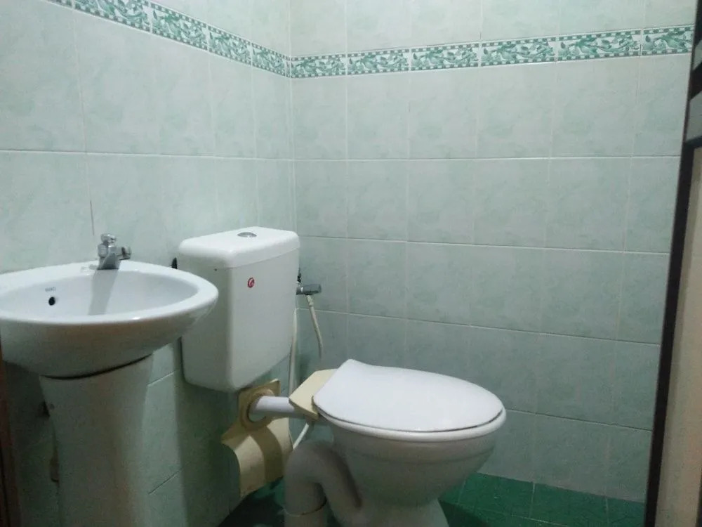 OYO 89689 Zahrin Hotel