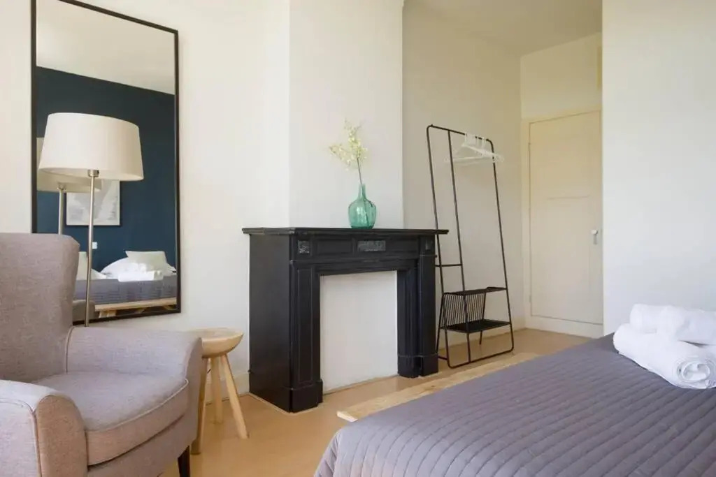 2 Bedroom 2 Bathroom Canal Apartment
