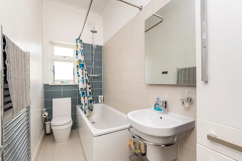 NEW Super 2BD Flat Well Connected to City Centre