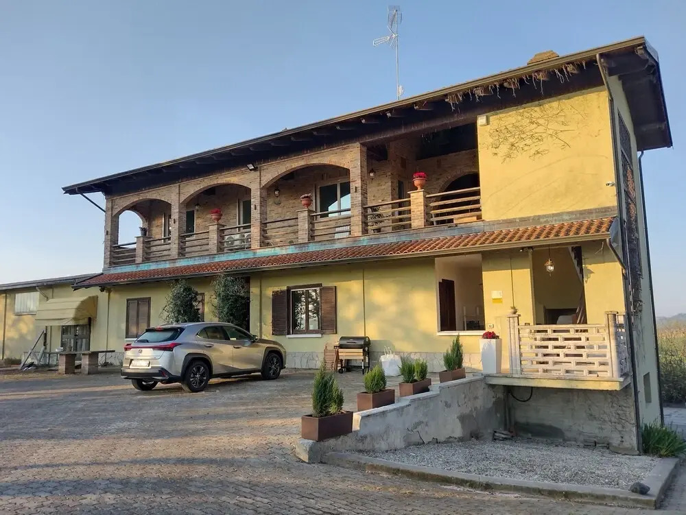 Villa with Pool Monferrato BOTTO LIVING