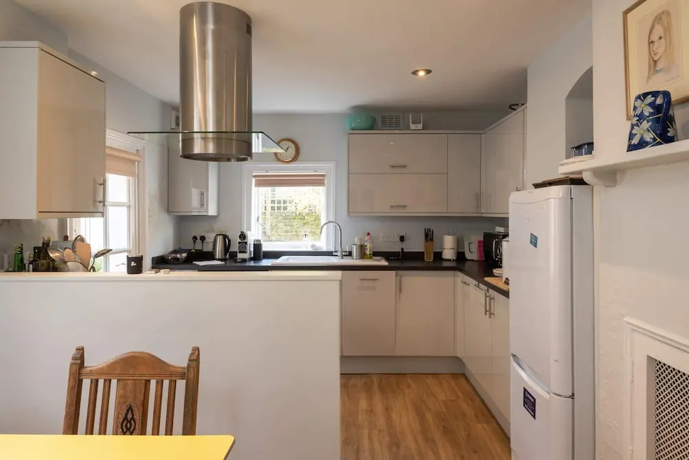 Cosy and Beautiful 2BR Flat Near Battersea Fits 4