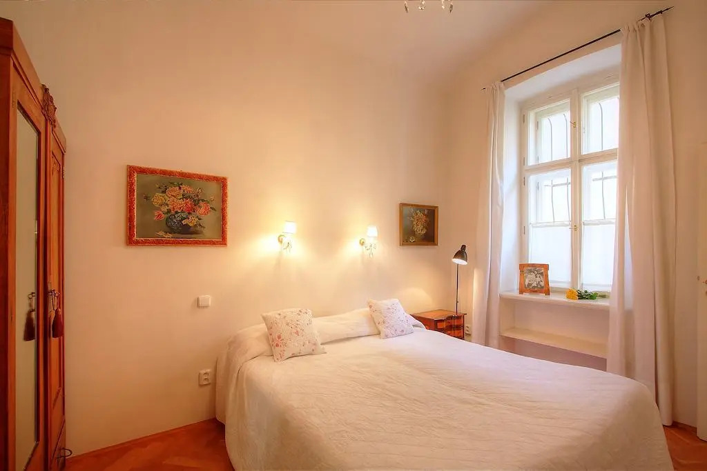 Botanical garden apartment