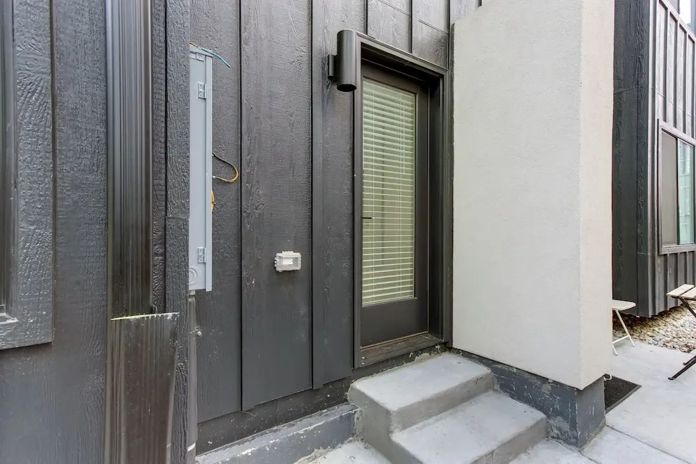 Jefferson Park Apartment: Walk to Empower Field!
