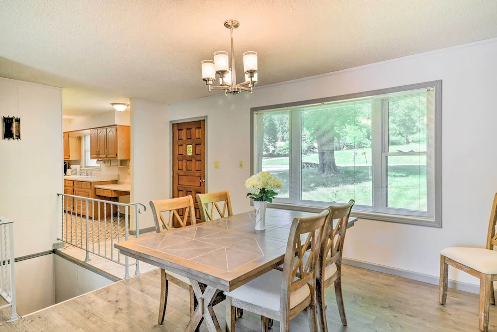 Lake House in Horseshoe Bend Near Ozark Forest!