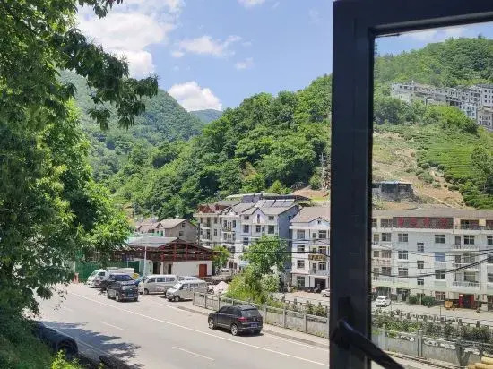 Shennongjia Warm Inn
