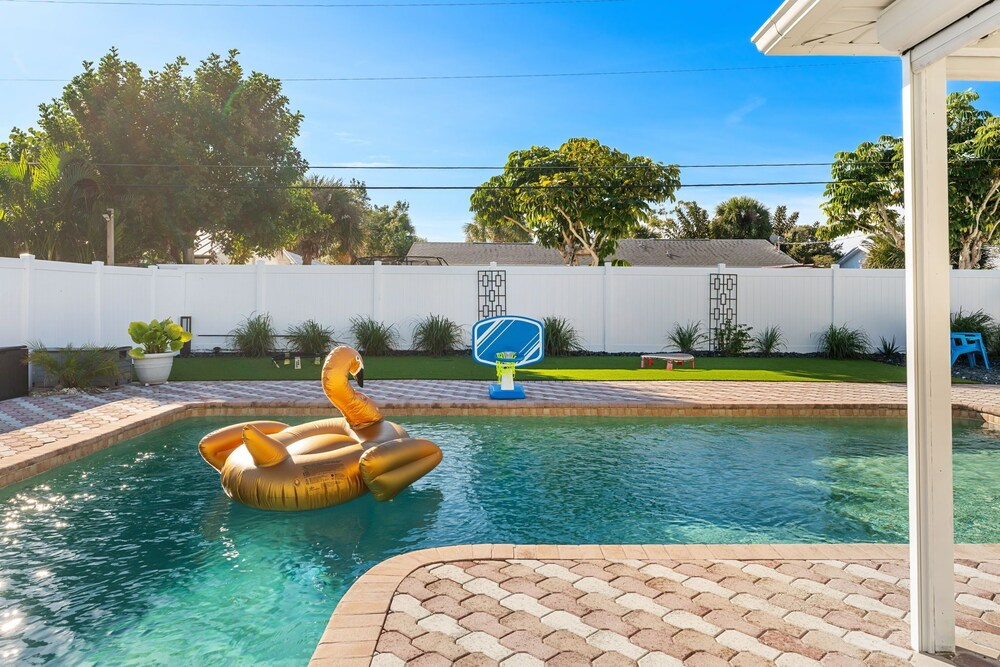 1258 Seminole Drive