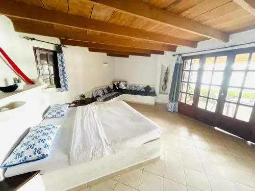 African Queen Lodge