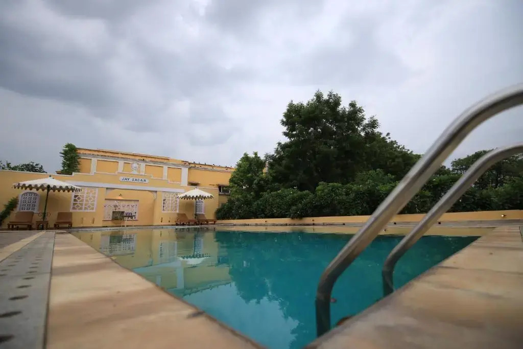 Roop Niwas Kothi, Near Mandawa