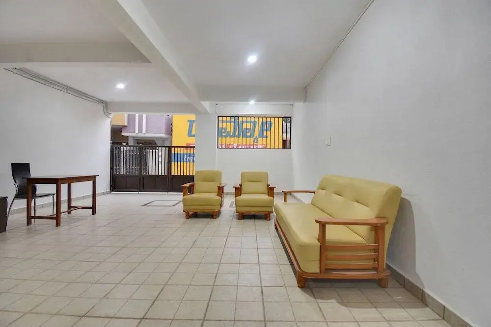 Oyo 43621 Hindavi Inn 3