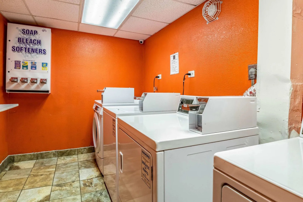 Motel 6-Joliet, IL - I-80