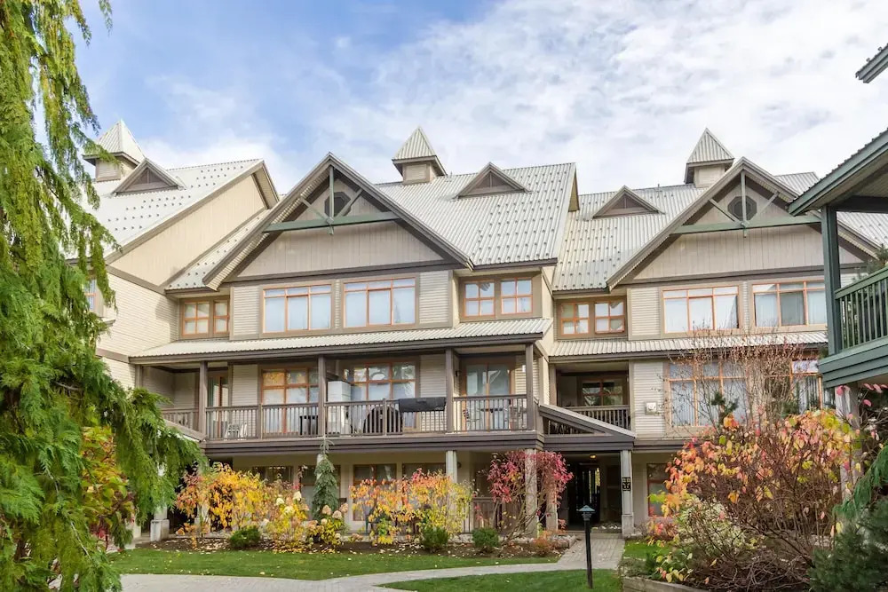 Bright and Clean, Walk Everywhere, Shared Pool and Hot Tub