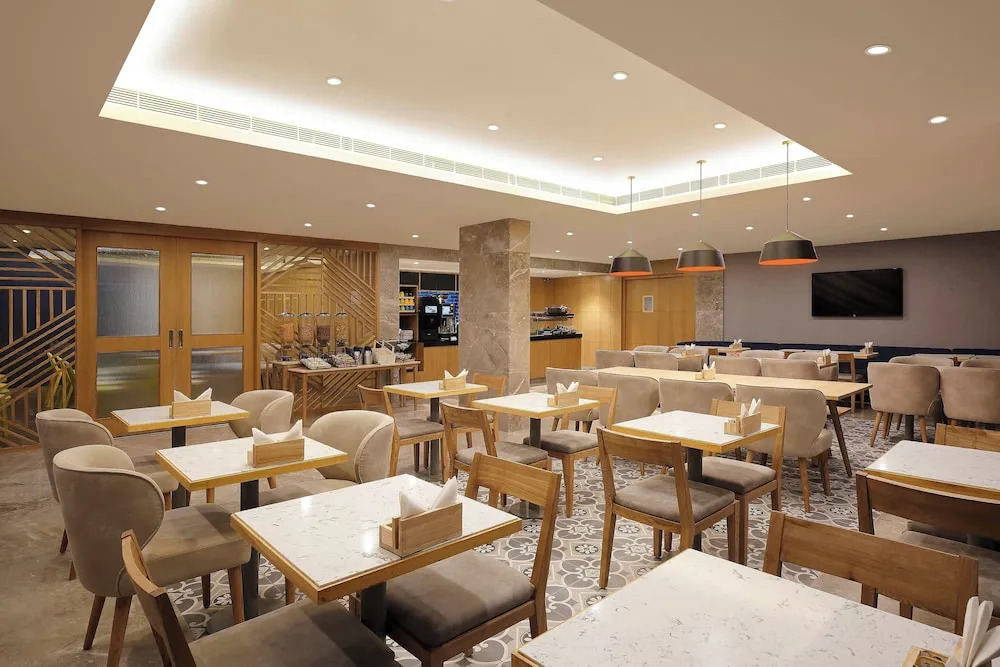 Holiday Inn Express Ahmedabad Prahlad Nagar by IHG