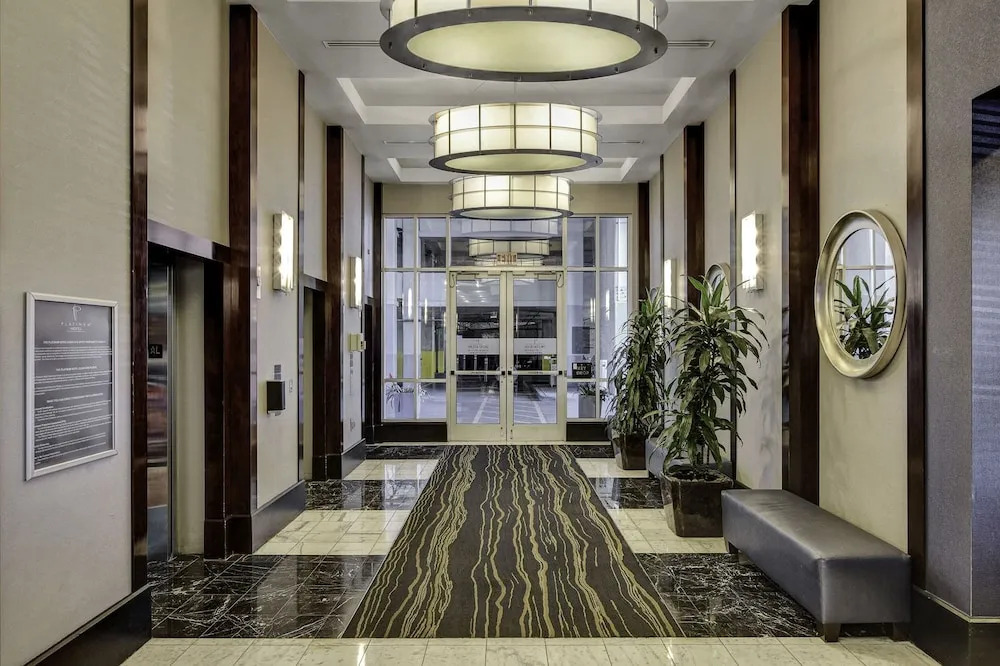 Sapphire Skyline Premium Suite