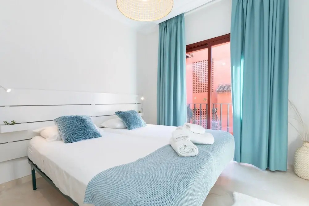 Elviria Luxury Beach Side Sleep 6