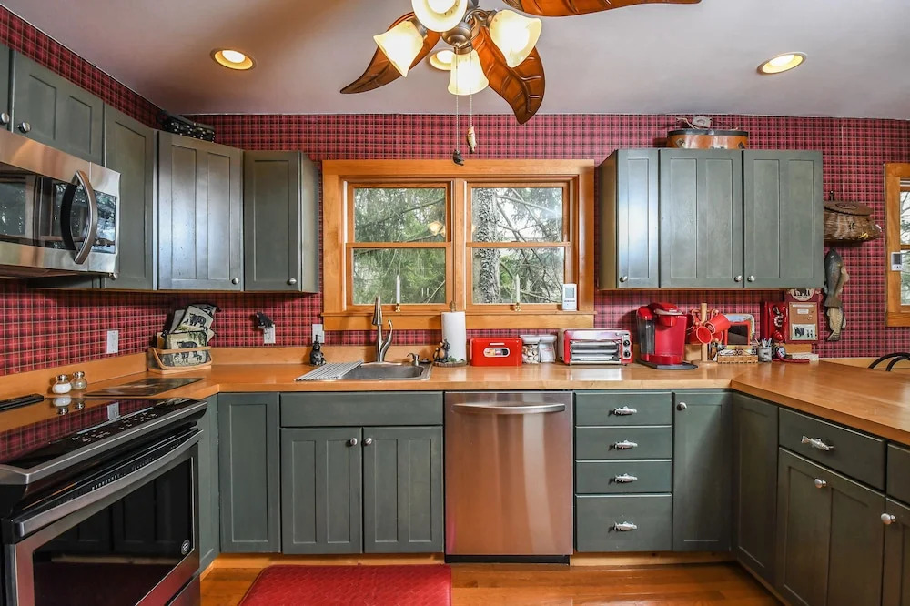 Bear's Den at Sunplace