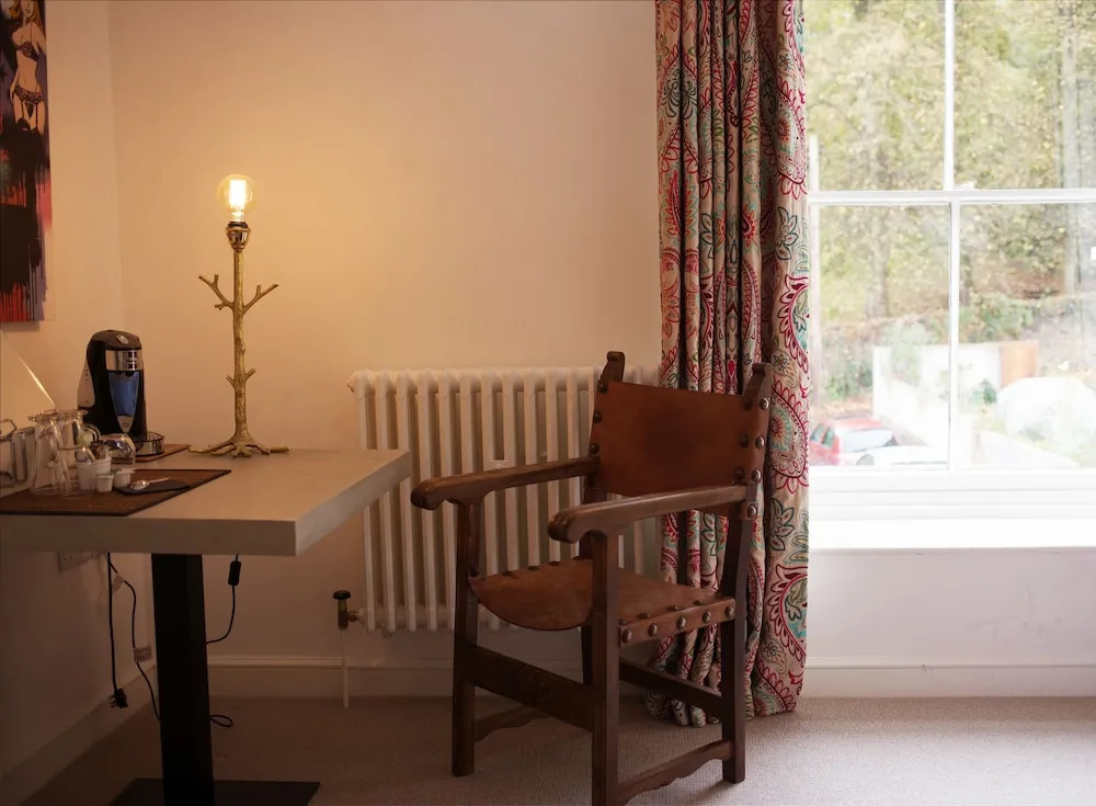 4 Berkeley Square I Boutique Apartments