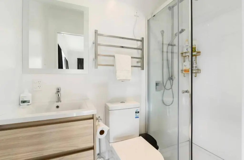 Spacious Utuhina holiday House