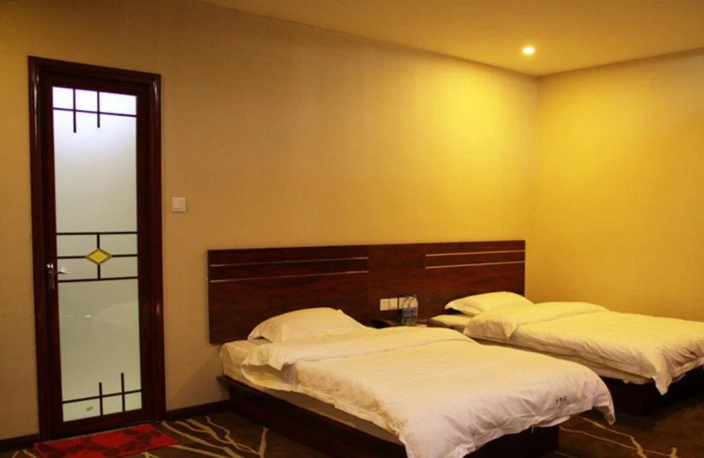 Wanlong Business Hotel