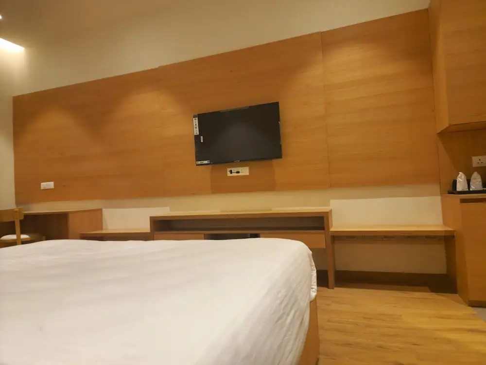 OYO 10323 Hotel Gorbandh