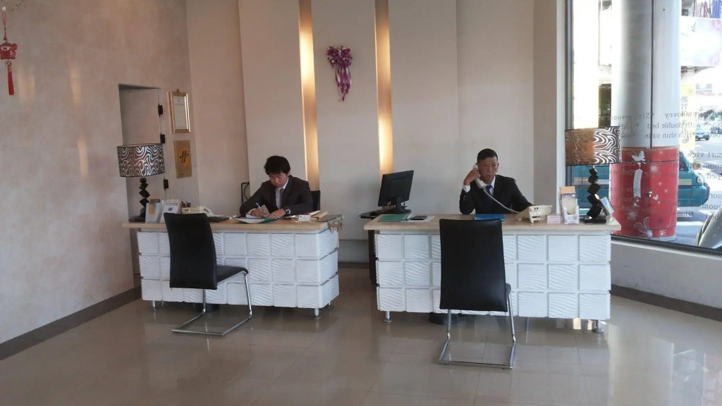 Long LuHotel