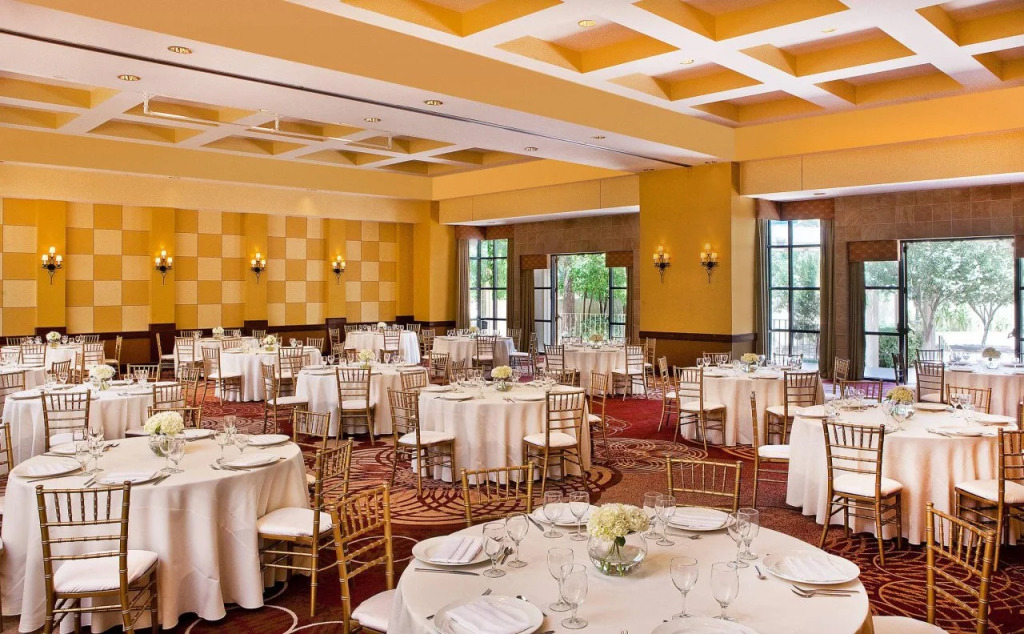 Sheraton Crescent Hotel