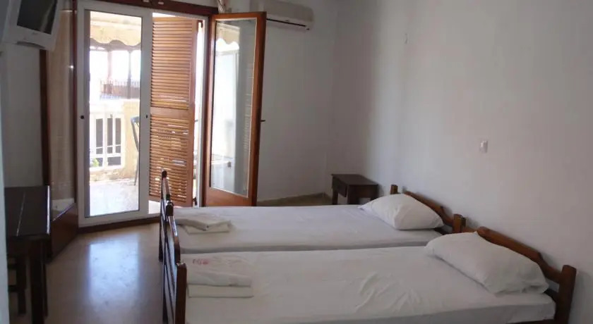 Parthenon Family Hotel