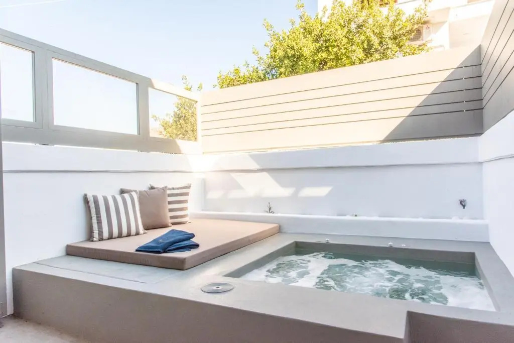 Lithos Luxury Suites