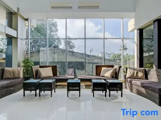 Townhouse Oak Pekanbaru near Mall Pekanbaru formerly Hotel Grand Sahara