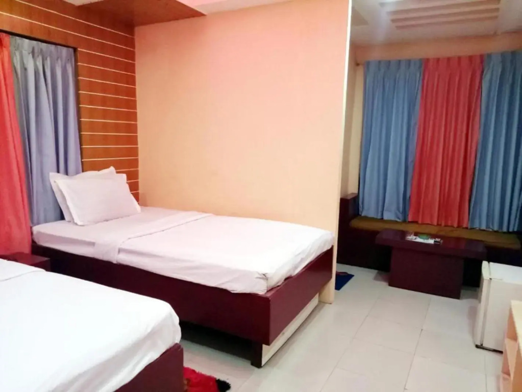 Shopnonir Hotel & Restaurant
