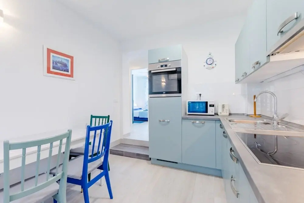 Apartment Karlo - Two Bedroom Apartment With Balcony